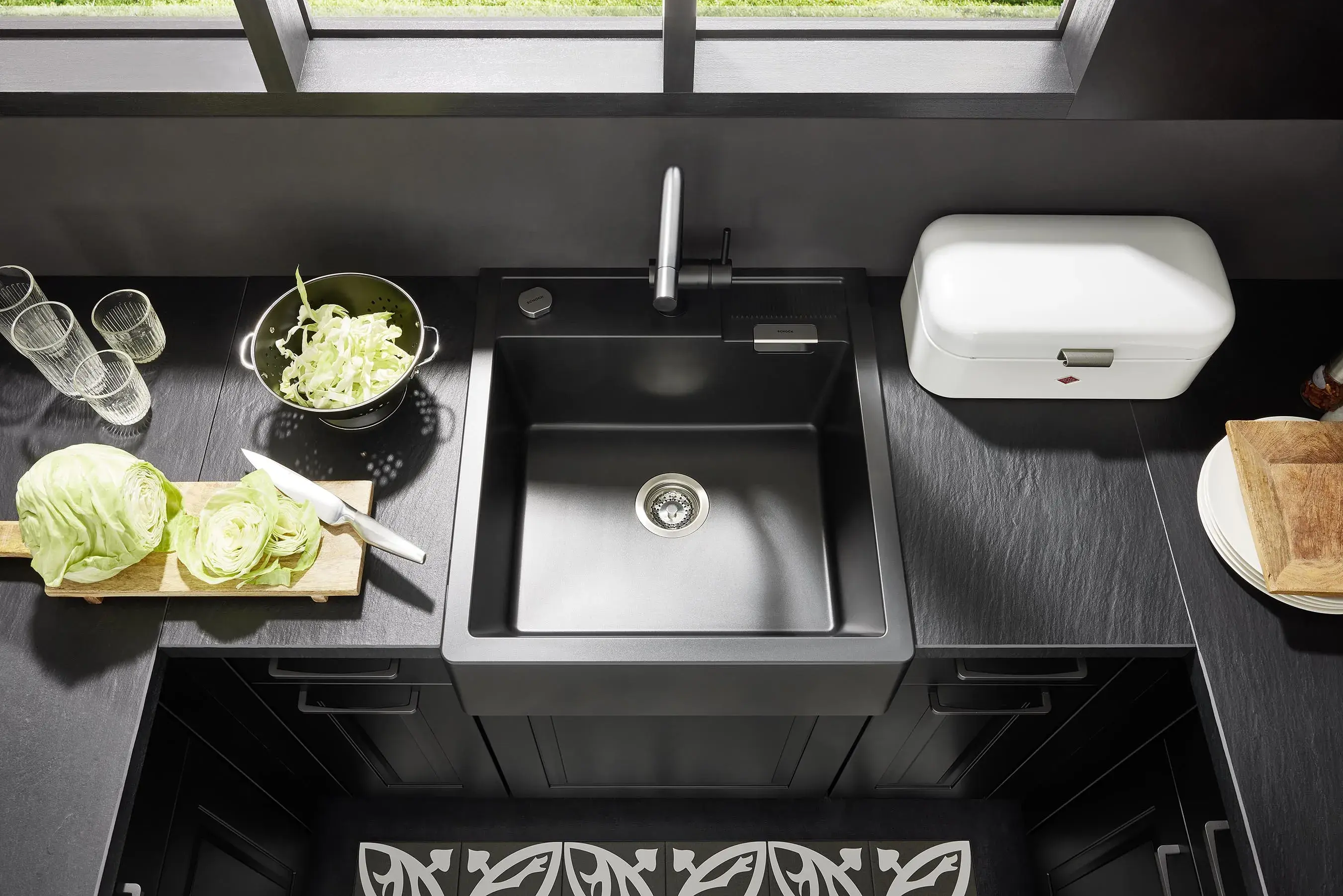 NOBILIA Sylt schwarz mit Schock Spüle 