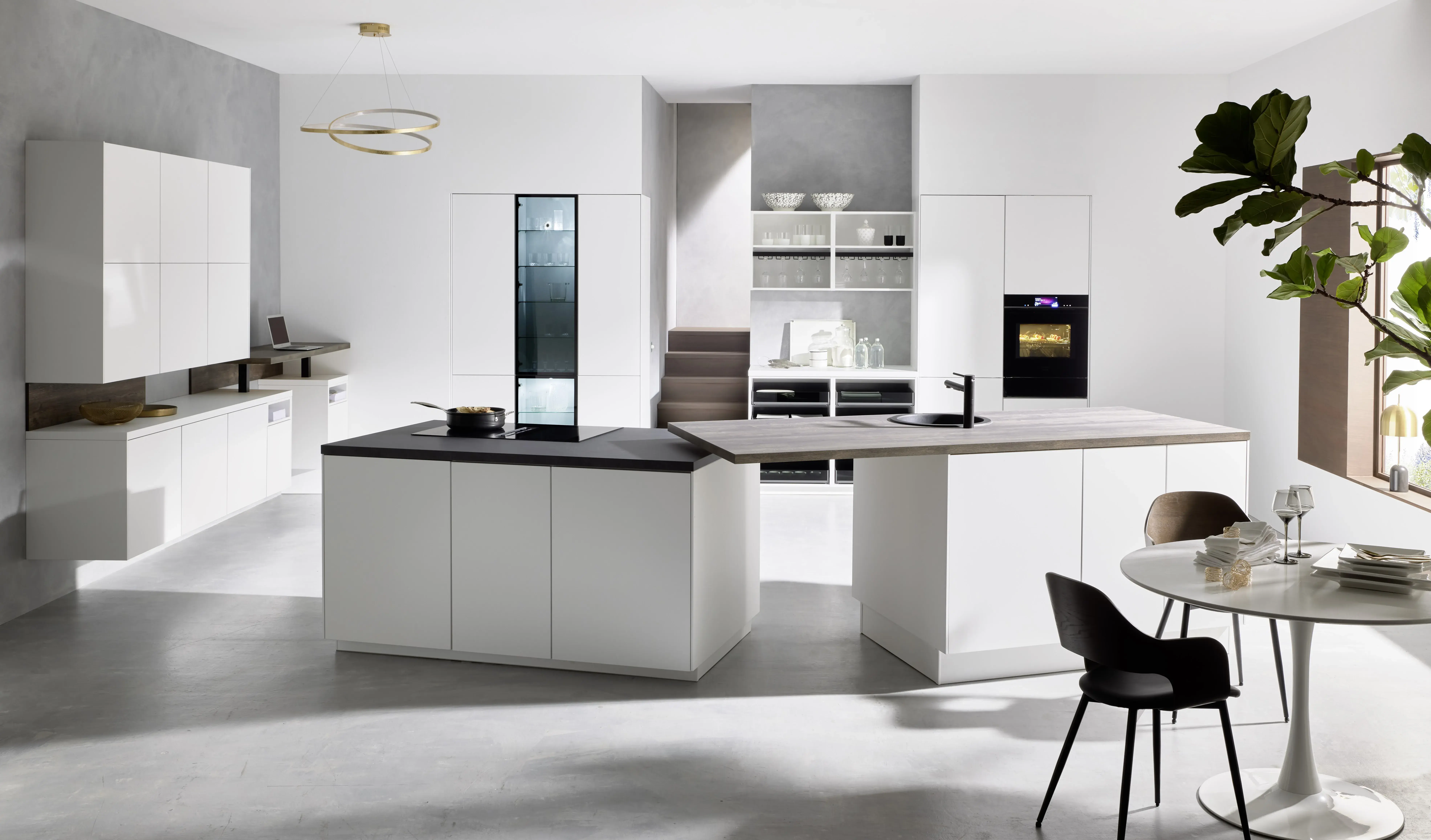 NOBILIA Alpinweiß mit Siemens Geräten -  Hauptschuss