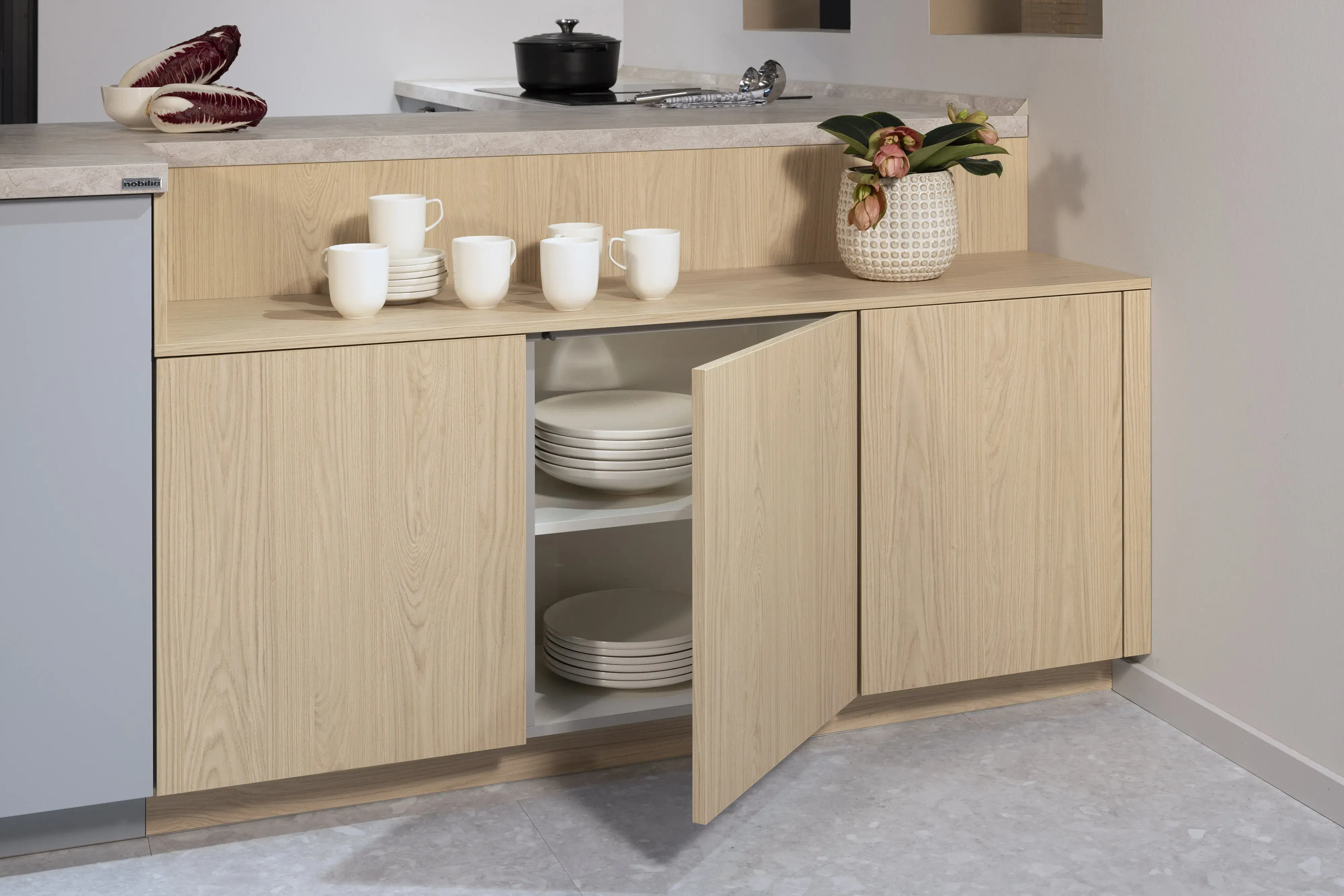 Nobilia Küchentheke mit Abstufung