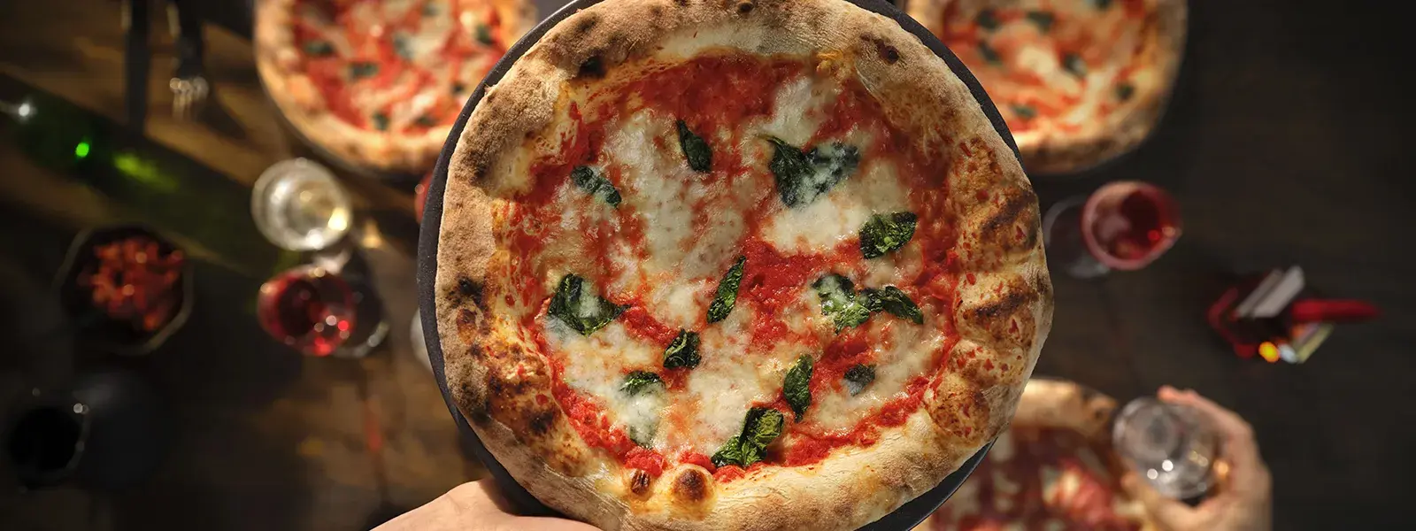 AEG_PizzaExpert frisch gebackene Pizza